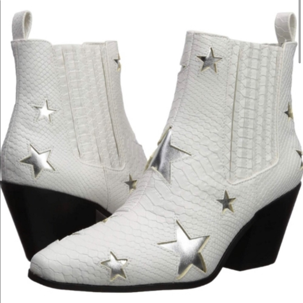 NWOT Betsey Johnson white star cowboy boots